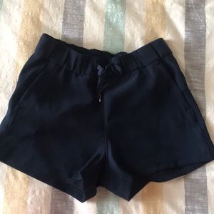 Lululemon Free to Be 2.5 in Short in Navy